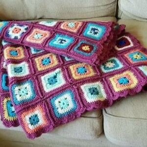 Vintage Handmade Crochet Boarders Throw. Granny squares.